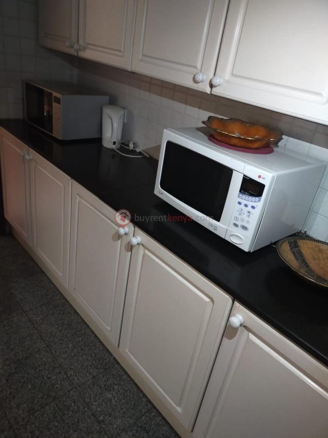 3 Bed Apartment with En Suite in Westlands Area - 5