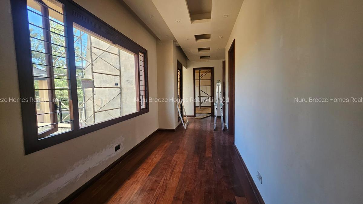 5 Bed Townhouse with En Suite in Runda - 2