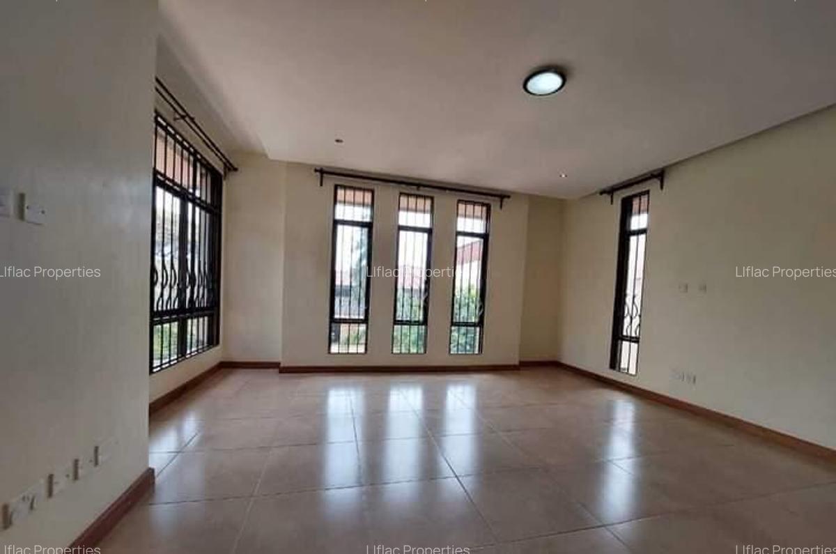 4 Bed Townhouse with En Suite in Runda - 11