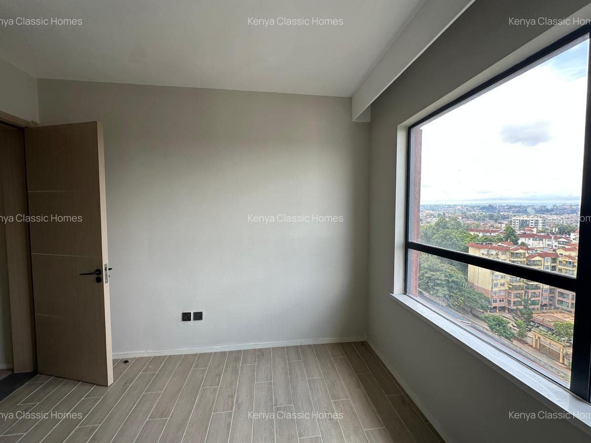 2 Bed Apartment with En Suite at Lavington - 7