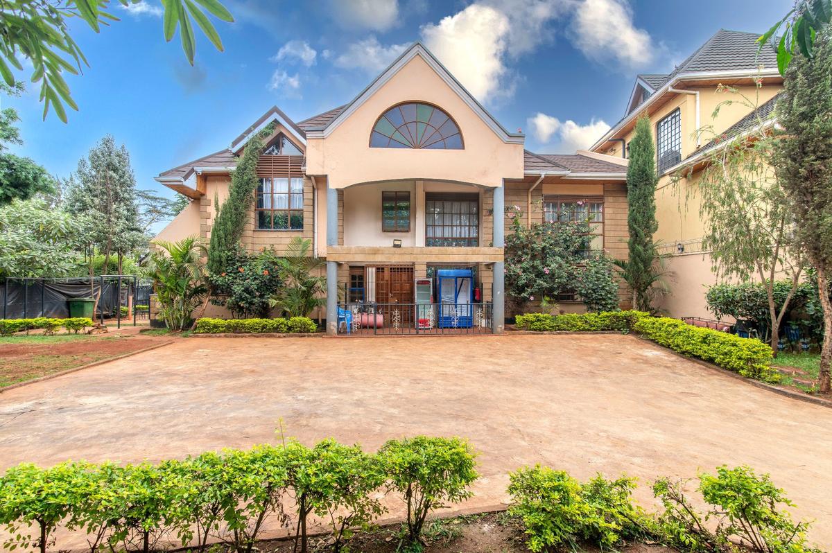 5 Bed Townhouse with En Suite in Waiyaki Way - 1