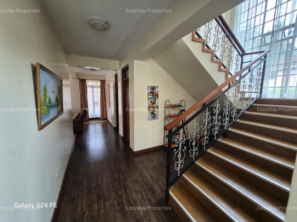 5 Bed House with En Suite in Runda - 3