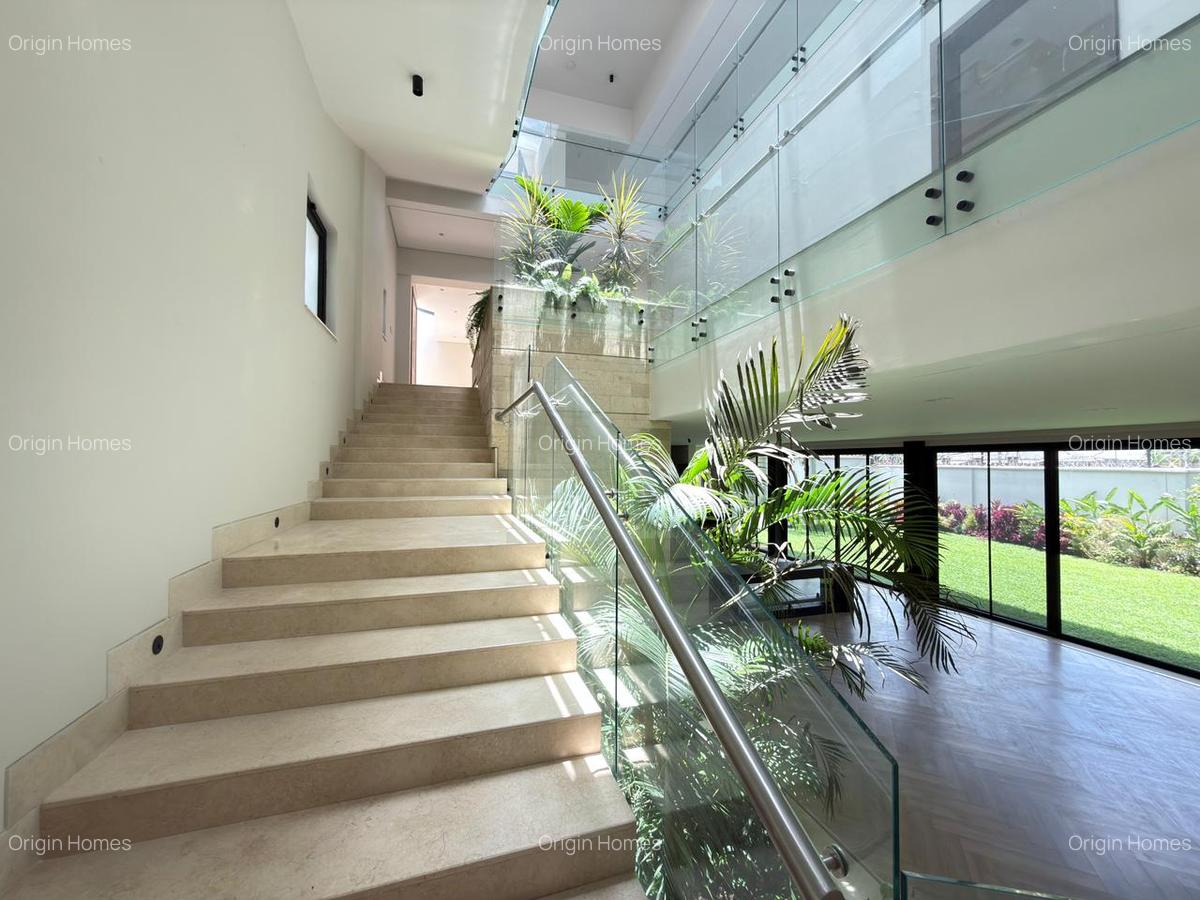 5 Bed Townhouse with En Suite at Westlands - 9