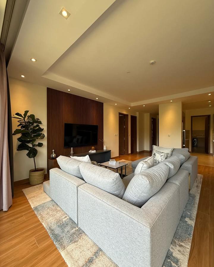 3 Bed Apartment with En Suite in Riverside - 1