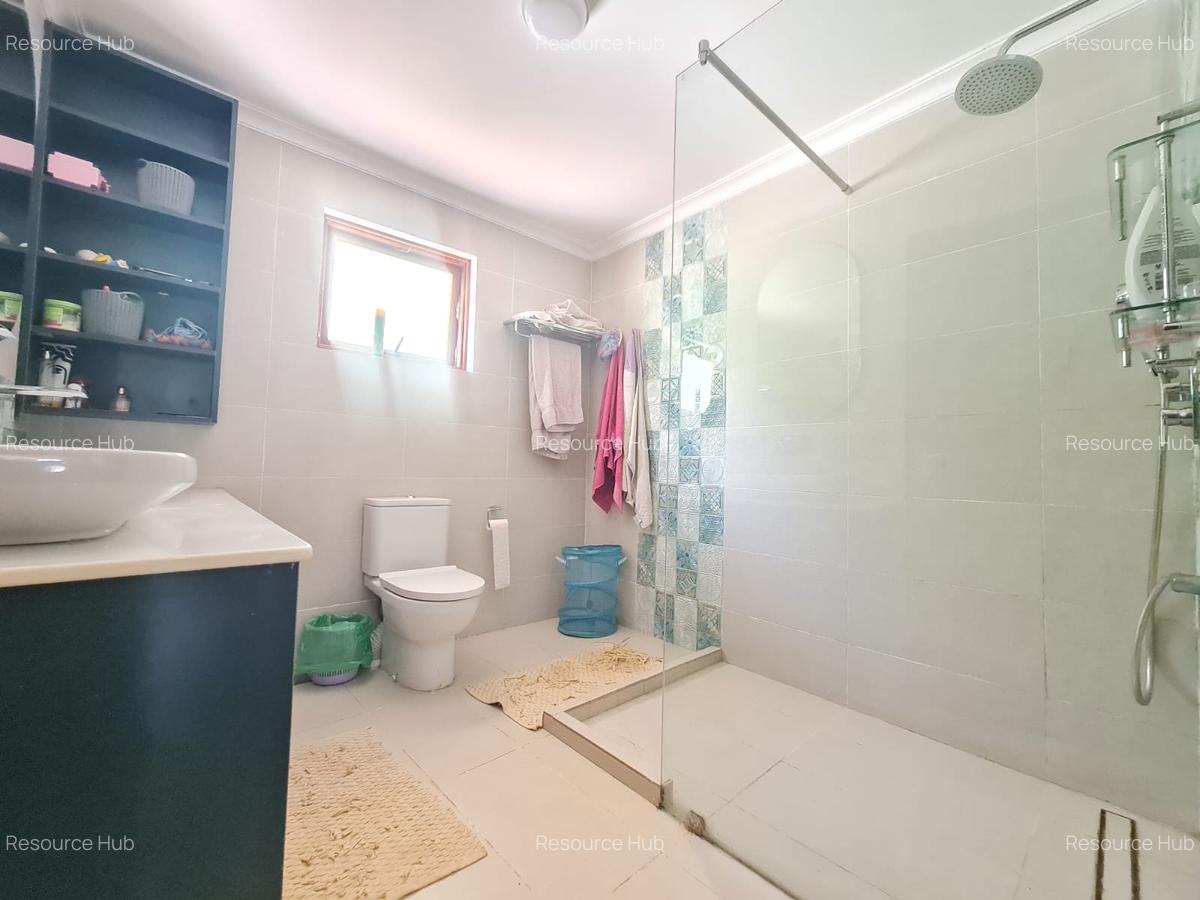 5 Bed House with En Suite at Loresho - 2