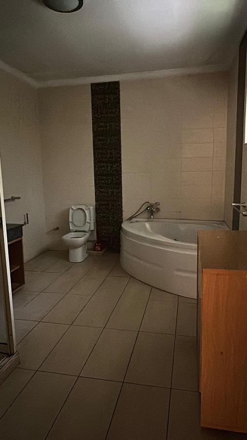 5 Bed Villa with En Suite at Lavington - 16