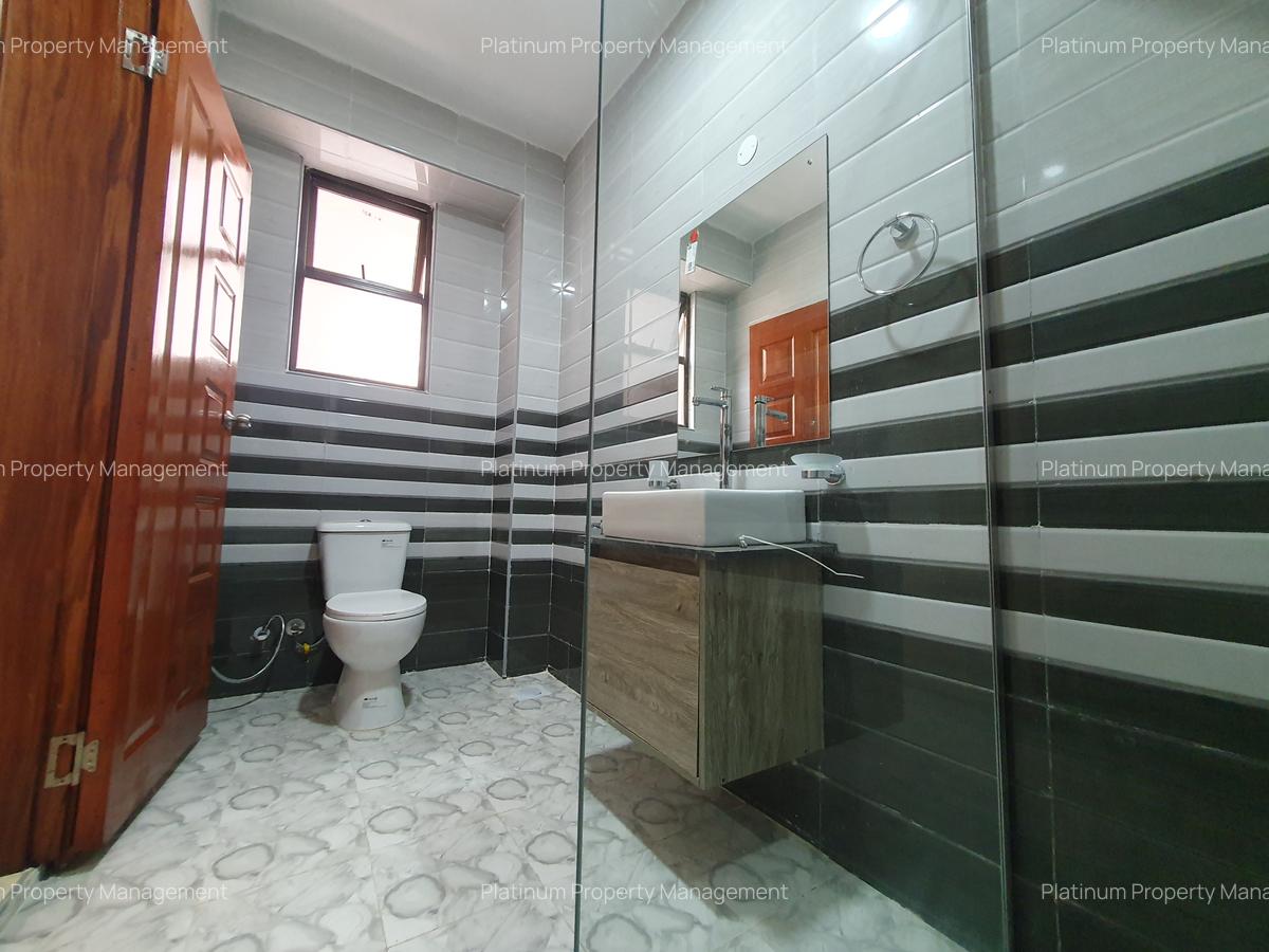 4 Bed Apartment with En Suite in Parklands - 12