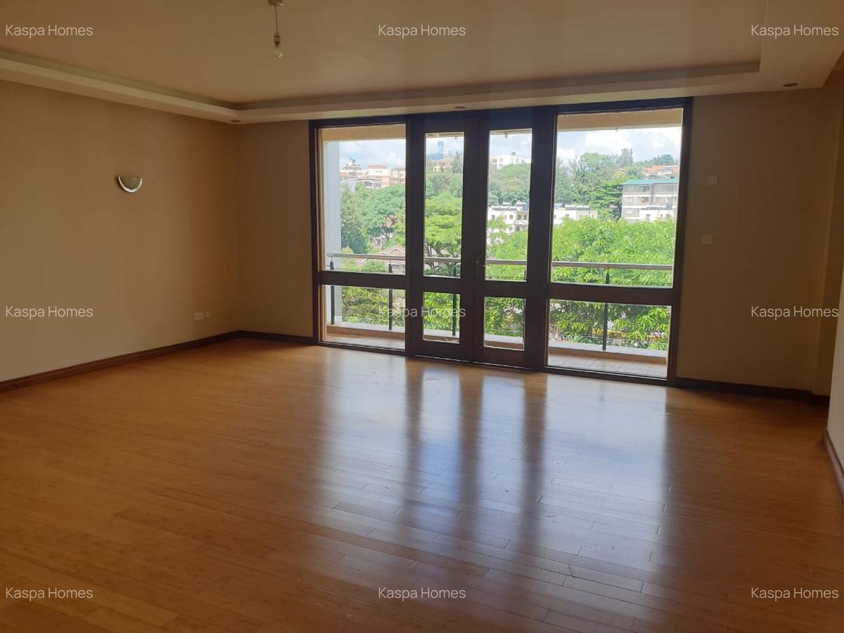 Serviced 4 Bed Apartment with En Suite in Riverside - 3