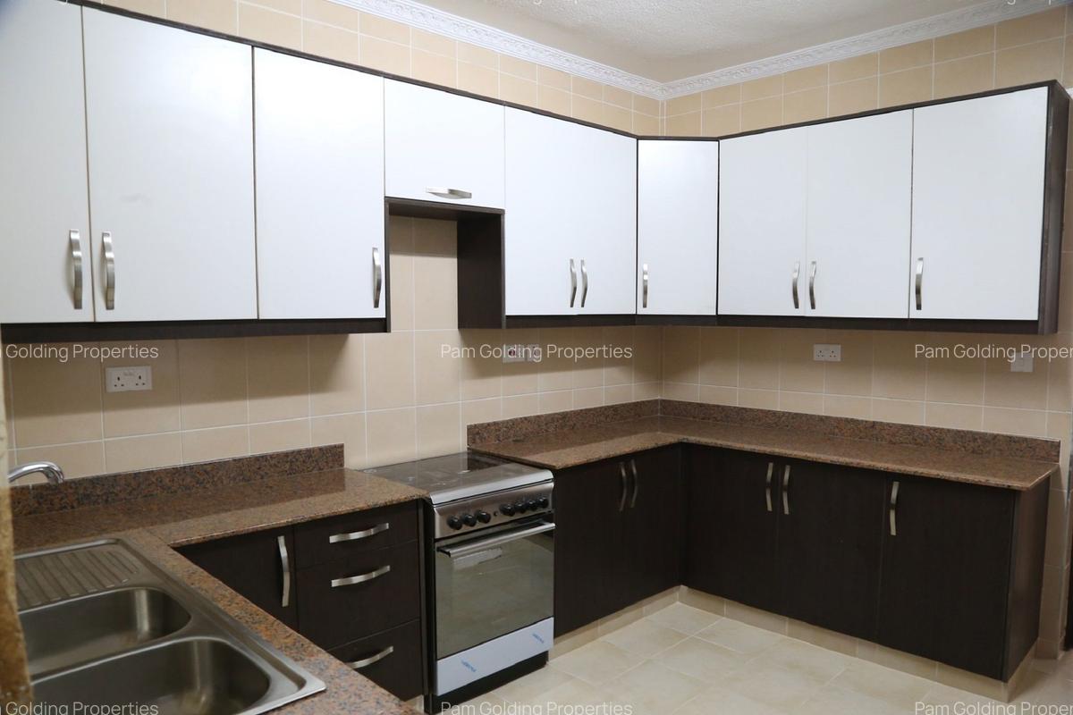 3 Bed Apartment with En Suite in Syokimau - 9