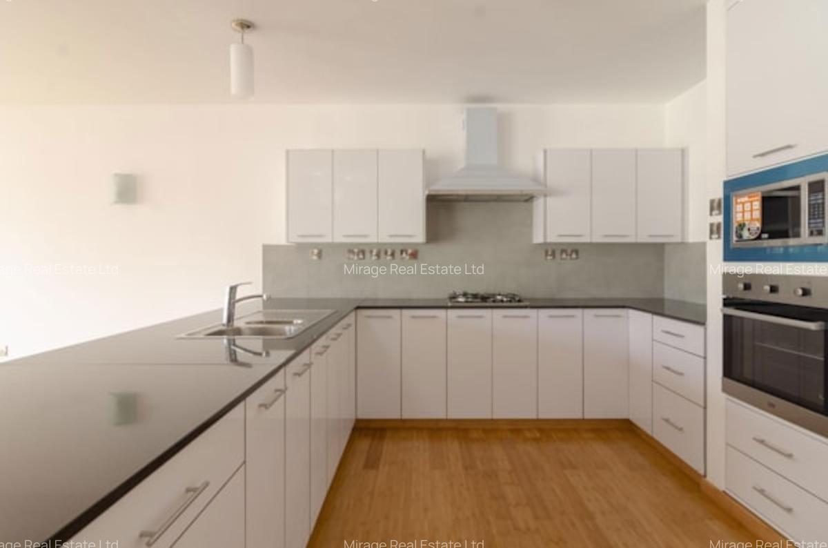 3 Bed Apartment with Swimming Pool in Garden Estate - 1