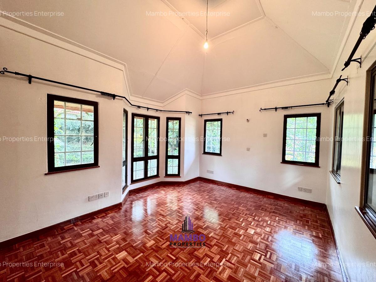 5 Bed Townhouse with En Suite at Rosslyn Lone Tree - 14