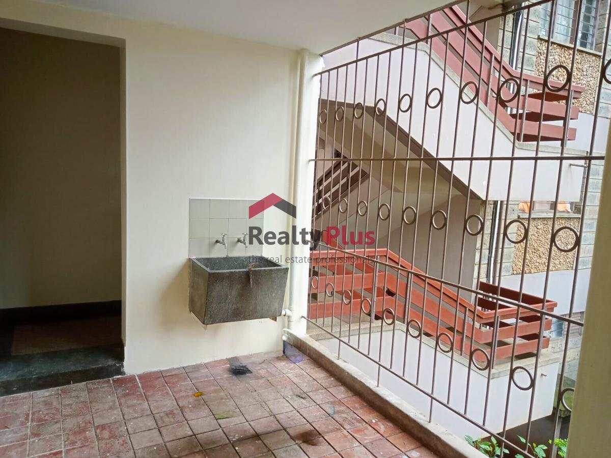 3 Bed Apartment with En Suite in Kilimani - 10