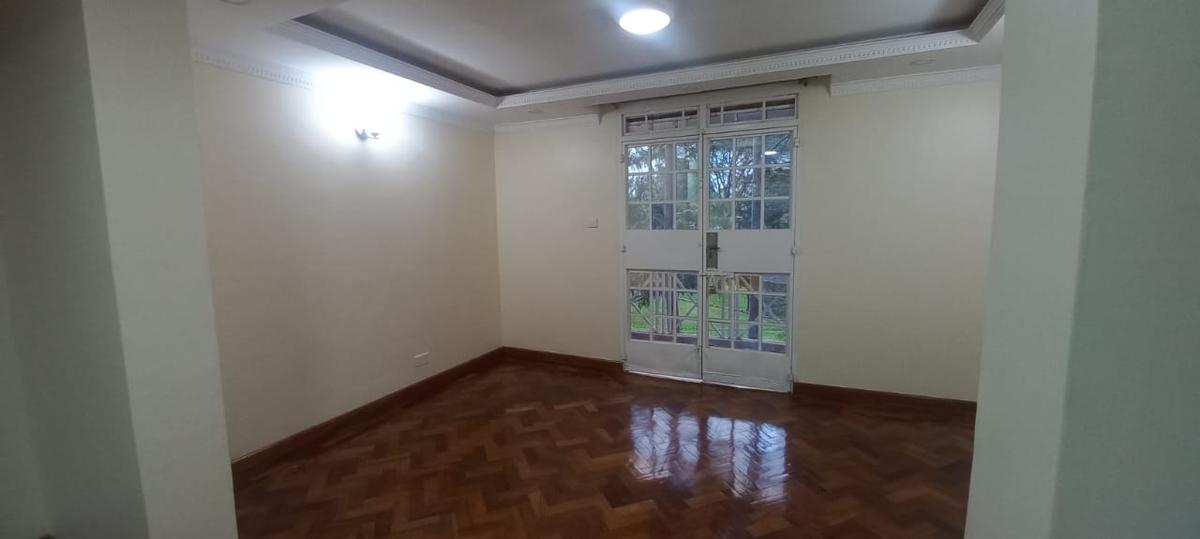 5 Bed Townhouse with En Suite at Lavington Green - 10