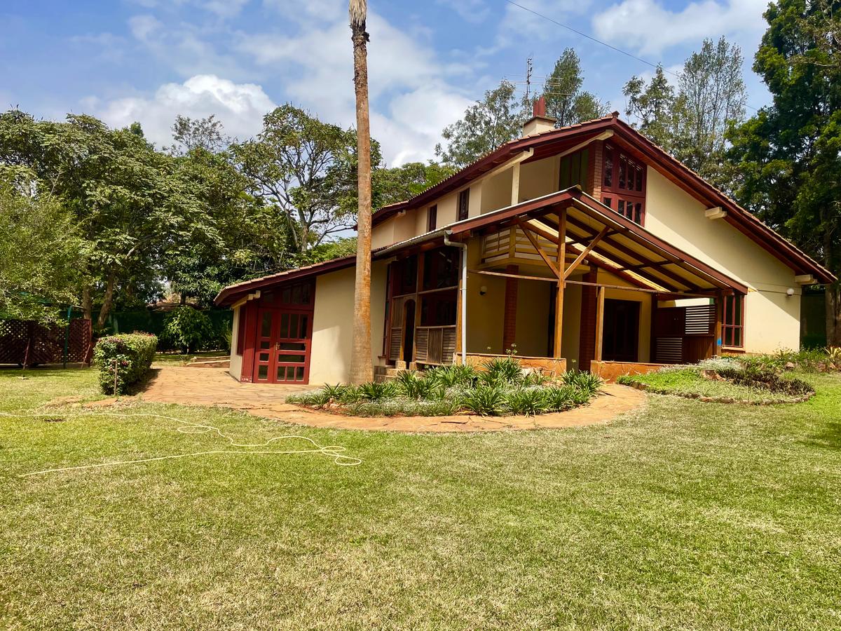 4 Bed Villa with En Suite in Windsor - 3