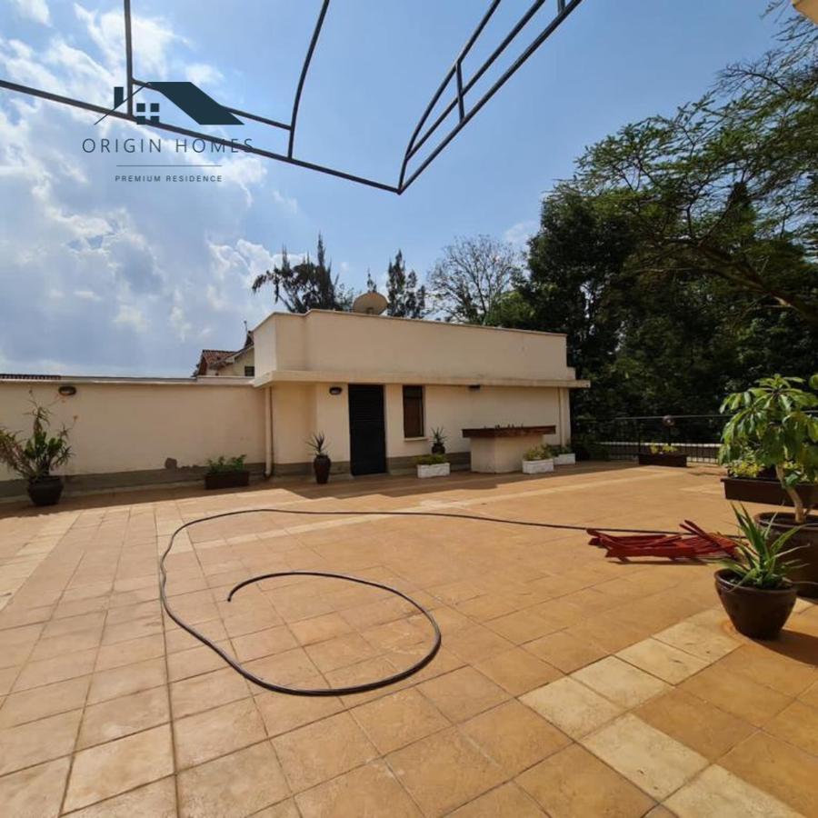 4 Bed Apartment with En Suite at Lavington - 5