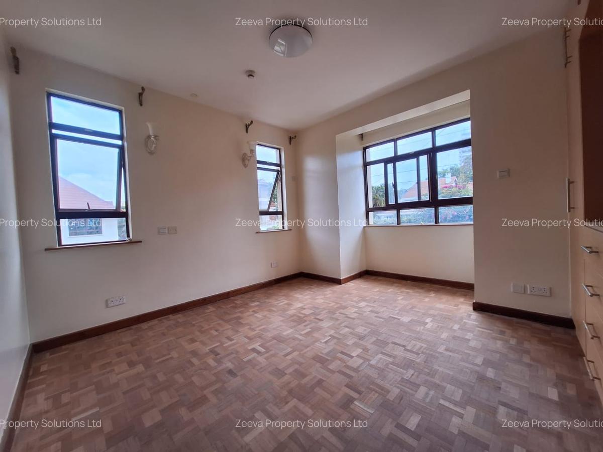 4 Bed Townhouse with En Suite in Lavington - 10