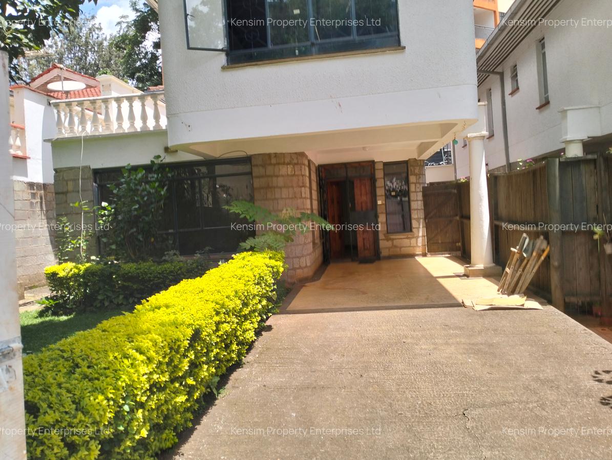 4 Bed Townhouse with En Suite in Lavington - 19
