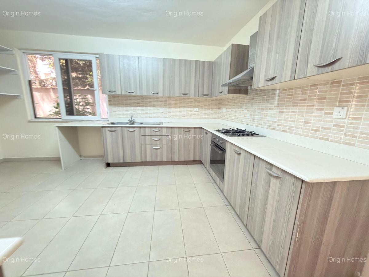 3 Bed Apartment with En Suite at Lavington - 13