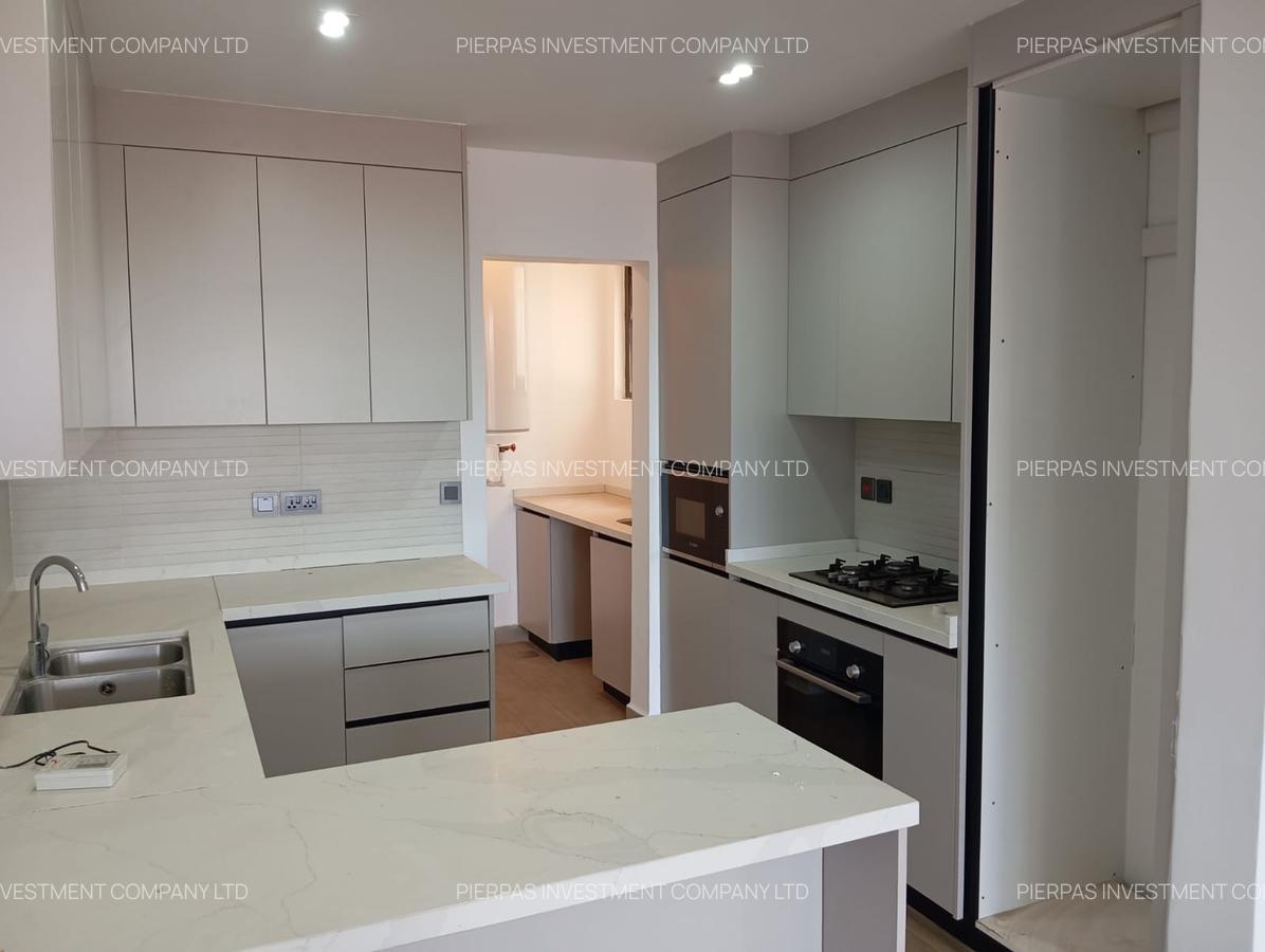 3 Bed Townhouse with En Suite in Riverside - 2