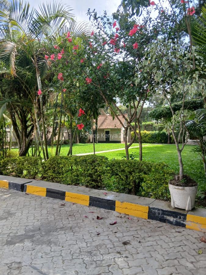 4 Bed House in Ridgeways - 4