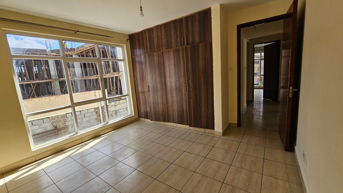 3 Bed Apartment with En Suite in Lavington - 16