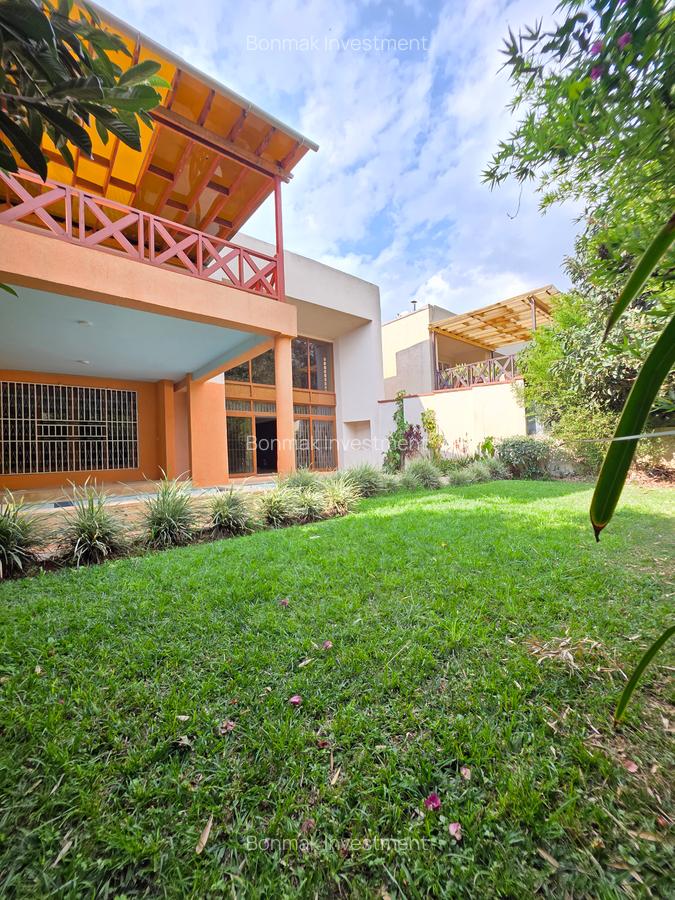 5 Bed Townhouse with En Suite at Lavington Green - 10