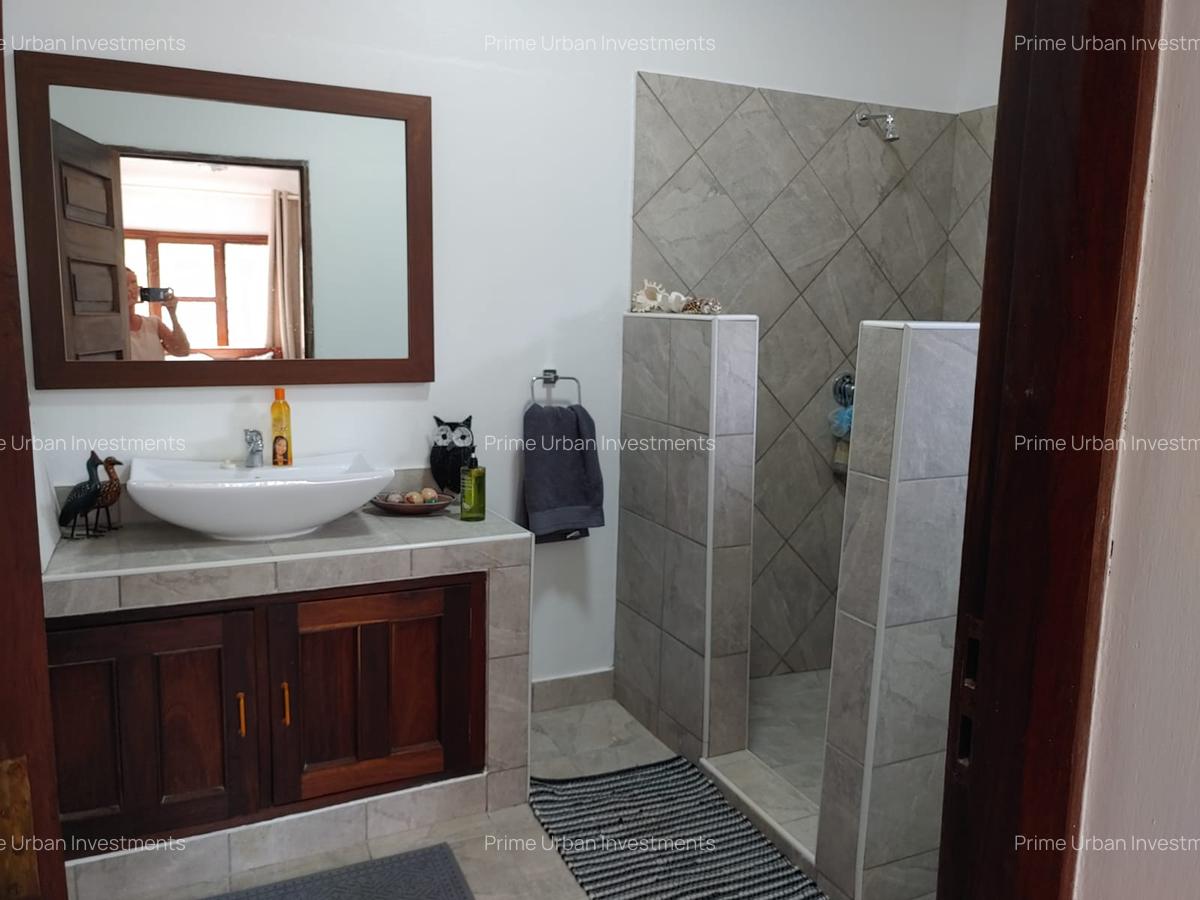 4 Bed House with En Suite at Diani Beach - 11