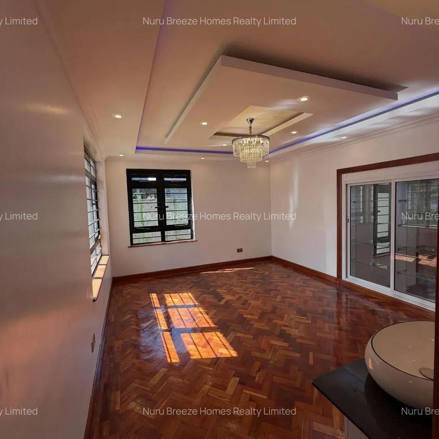 5 Bed House with En Suite in Runda - 7