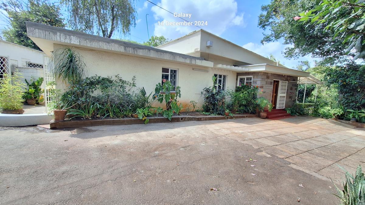 Commercial Property with Service Charge Included at Off James Gichuru - 12