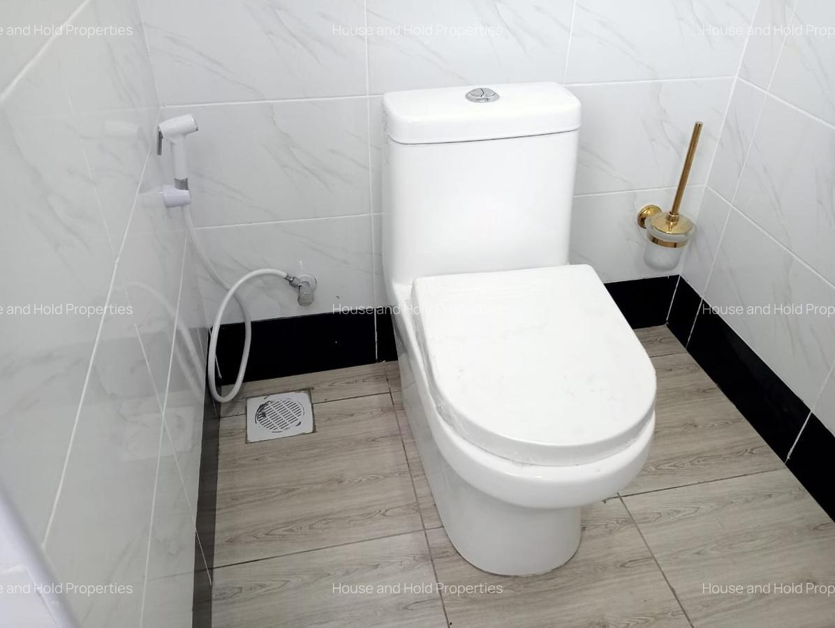 6 Bed Villa with En Suite at Beach Road - 12