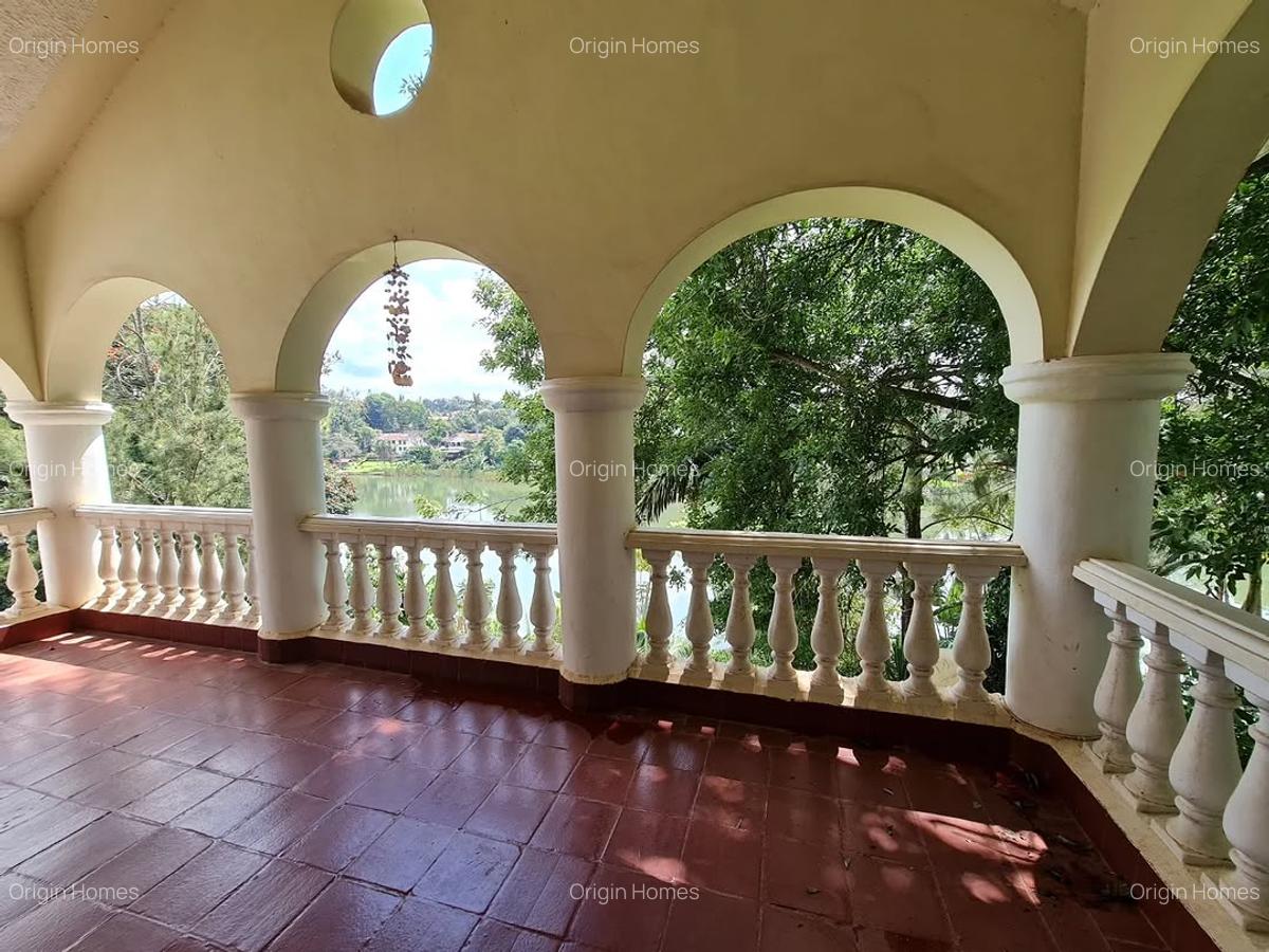 5 Bed House with En Suite at Nyari - 15