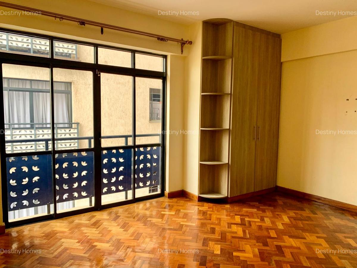 3 Bed Apartment with En Suite in Kilimani - 3