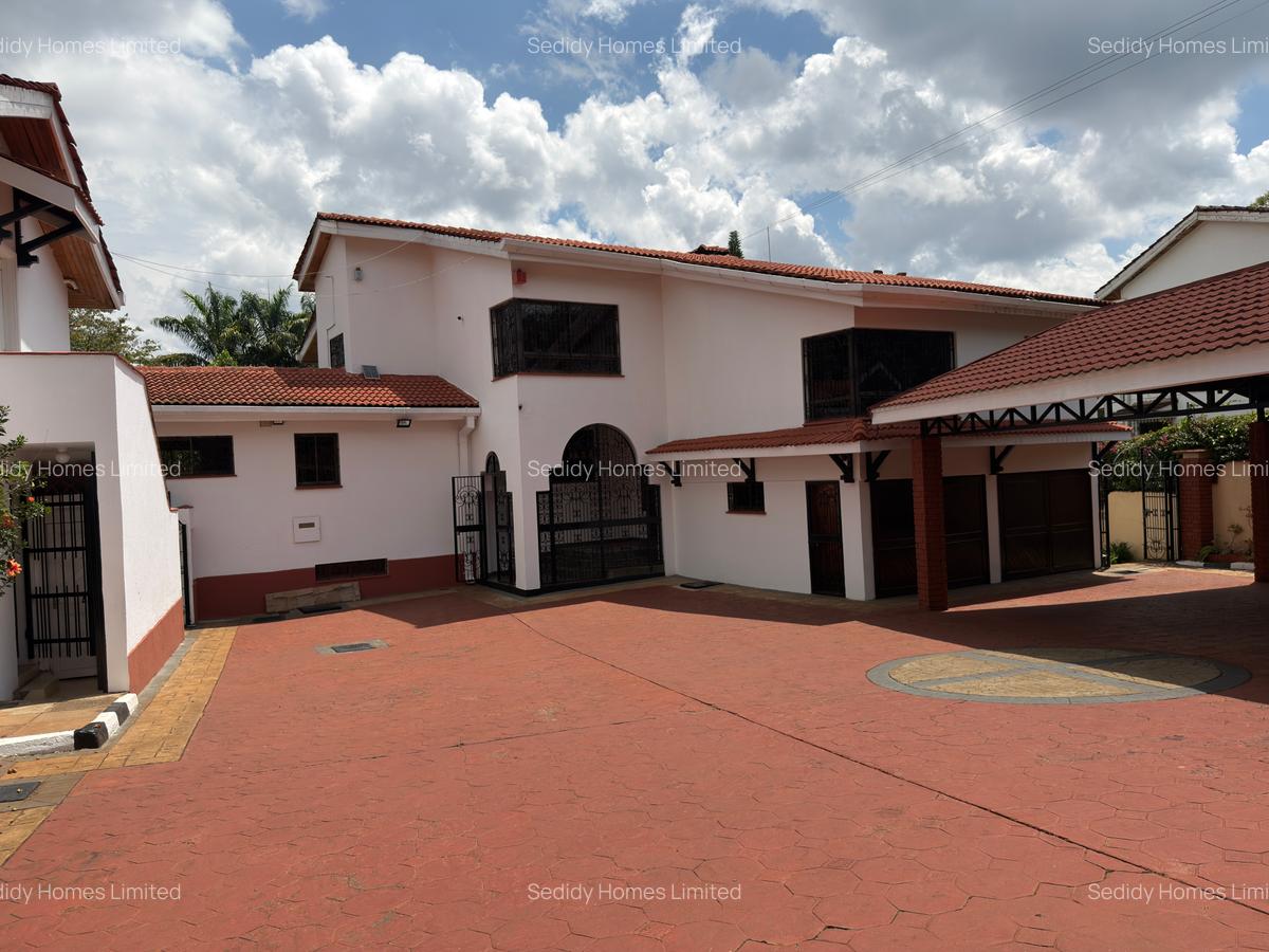 6 Bed House with En Suite in Gigiri - 16