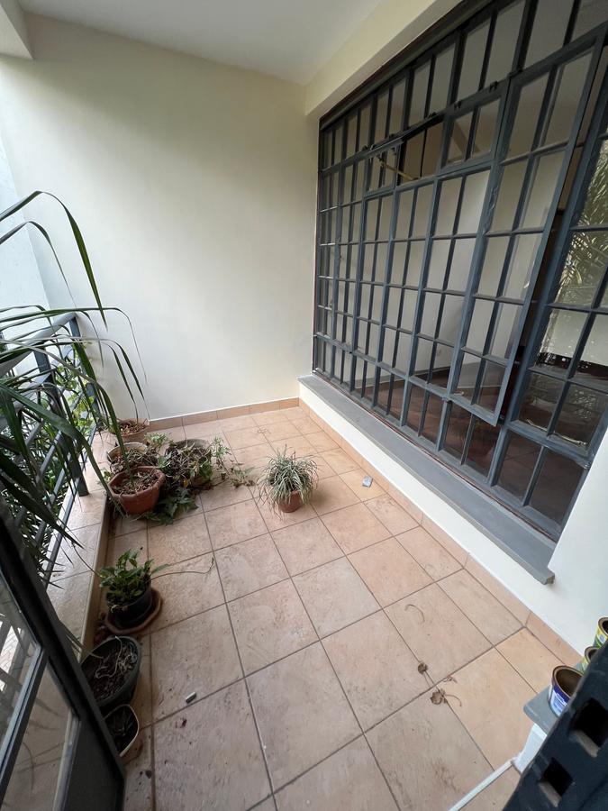 3 Bed Apartment with En Suite at Lavington - 7