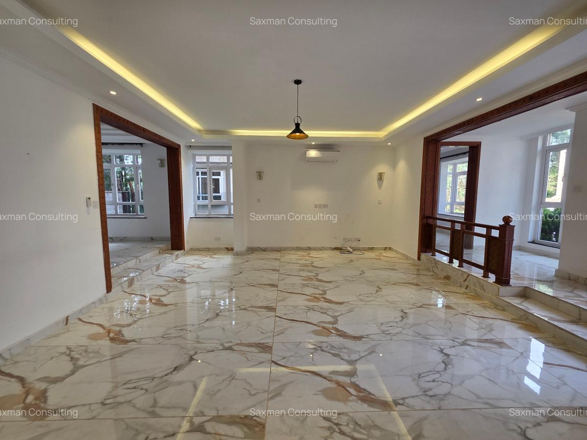 5 Bed Townhouse with En Suite in Lavington - 13