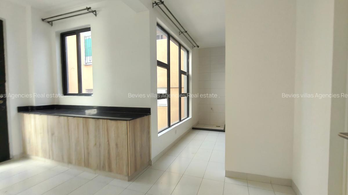 4 Bed Apartment with En Suite at Parklands - 16