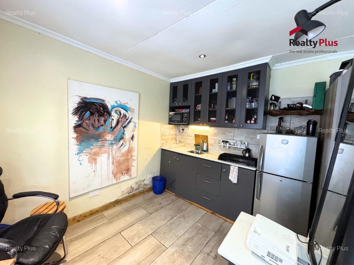 Bedsitter at Woodley - 4