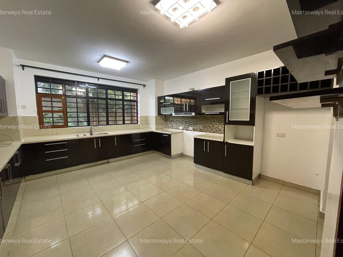 4 Bed Villa with En Suite in Runda - 5