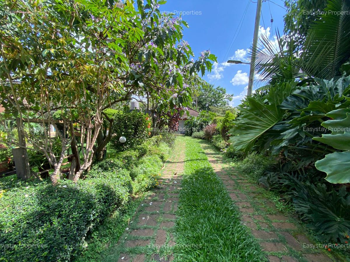 2 Bed House with En Suite in Ridgeways - 2