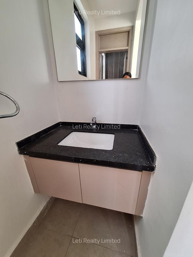 4 Bed Townhouse with En Suite in Lavington - 7