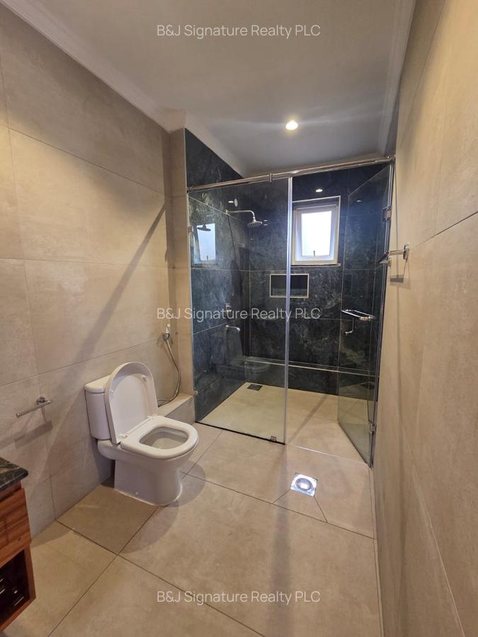 5 Bed Townhouse with En Suite in Lavington - 7