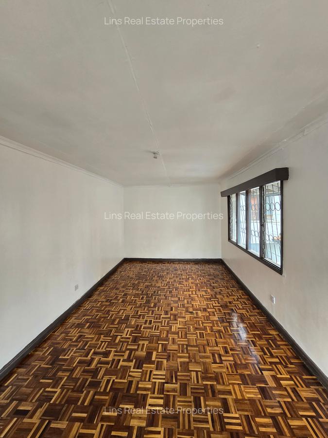 4 Bed Townhouse with En Suite in Lavington - 9