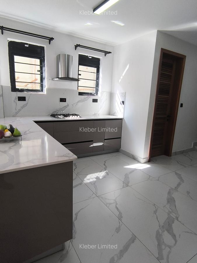 4 Bed Villa with En Suite at Muhuri Road - 6