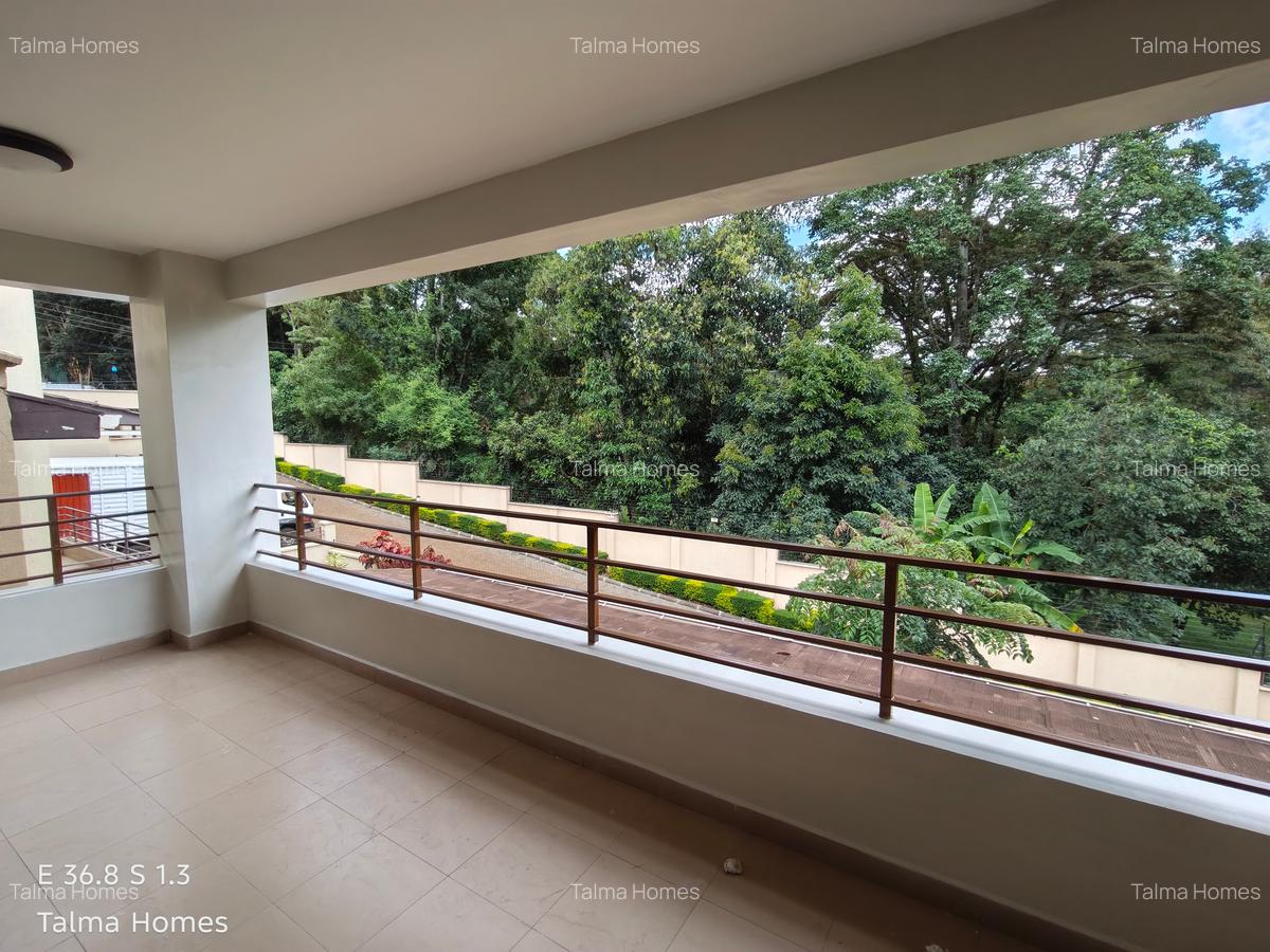 5 Bed Townhouse with En Suite at Lavington - 3
