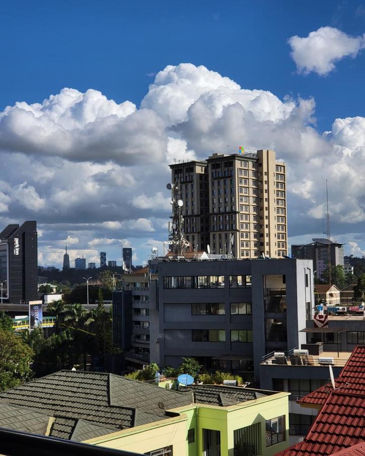 Serviced 1 Bed Apartment with En Suite at Westlands - 5