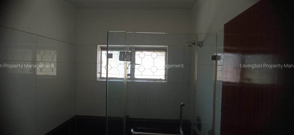 4 Bed Townhouse with En Suite at Lavington Green - 13