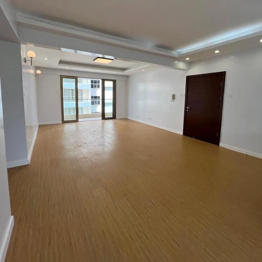 4 Bed Apartment with En Suite at Hatheru Road - 1