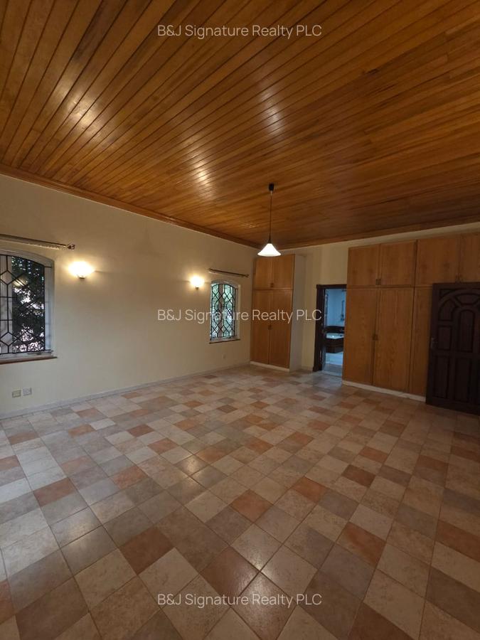 4 Bed Townhouse with En Suite in Hill View - 9