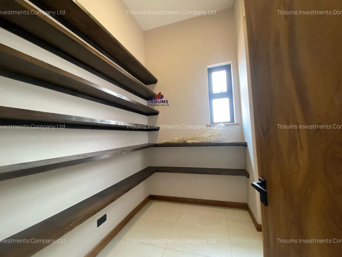 4 Bed Apartment with En Suite in Loresho - 6