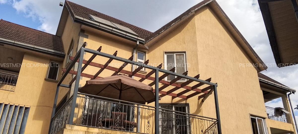 5 Bed Townhouse with En Suite in Spring Valley - 1